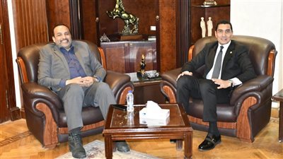 وزير الشباب يبحث تطوير نادي الصحفيين ودعم المبادرات الوطنية