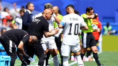 تحذير شديدة اللهجة من حسام حسن لمدافع منتخب مصر بكأس العالم