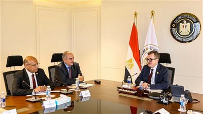 وزير التخطيط يتابع تطبيق موازنة البرامج والأداء