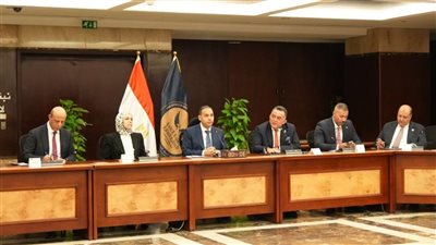 الرقابة المالية تعزز التعاون مع الضرائب والبورصة لدعم سوق المال