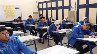 نظام الدراسة والتدريب العملي في مدارس التكنولوجيا التطبيقية
