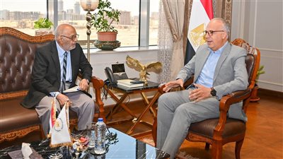 وزير الري يوجه بتوثيق خبرات إدارة المنشآت المائية