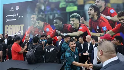 بالصور.. مشاهد من استقبال الجماهير لبعثة منتخب مصر