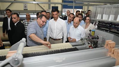 وزير الصناعة يتفقد مجمع مصانع مصر للغزل بالمحلة الكبرى