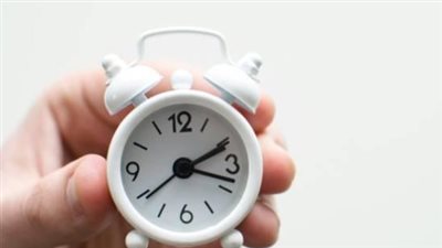 التوقيت الشتوي 2026.. كيف تضبط ساعتك تلقائياً على هواتف أندرويد وآيفون؟