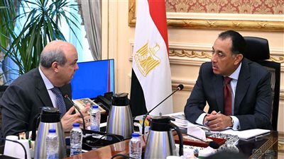 وزير الطيران: مشروع مبنى الركاب 4 بمطار القاهرة يرفع الطاقة الاستيعابية إلى 70 مليون راكب