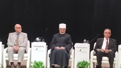 مفتي الجمهورية من مكتبة الإسكندرية: الدين والثقافة وجهان لبناء الوعي.. والذكاء الاصطناعي أداة مساعدة لا تُغني عن المفتي