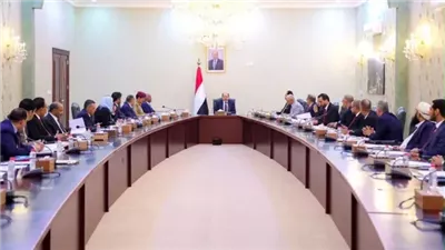 الحكومة اليمنية تعلن حالة الانعقاد الدائم لمجلس الوزراء وتشكّل فريقًا لإدارة الأزمة