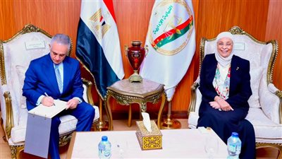 صورة من اللقاء