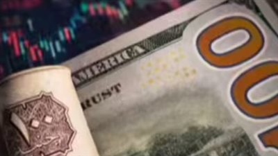 تحديثات أسعار العملات: الدولار يواصل تذبذبه أمام الجنيه المصري