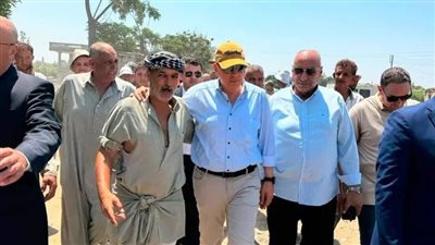 وزير الموارد المائية يتابع ميدانيًا شكاوى المنتفعين.. ويتفقد ترعة الفولي