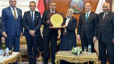 رئيسة هيئة النيابة الإدارية تستقبل مجلس إدارة نادي المستشارين