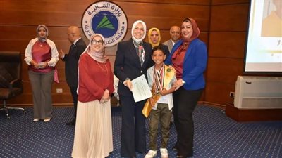 تكريم حملة الماجستير والدكتوراه بمصلحة الضرائب المصرية.. رئيس المصلحة تعلن مفاجآت وجوائز للمتميزين
