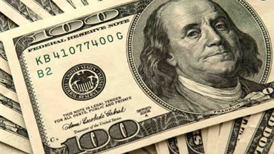 دليل أسعار العملات: ما هو سعر 100 دولار في بنك مصر والبنوك المصرية؟