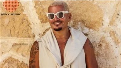 البوم عمرو دياب حبيتك.. لوك صيفي وإطلالة جذابة: الهضبة يستعد لاكتساح الموسم الغنائي 