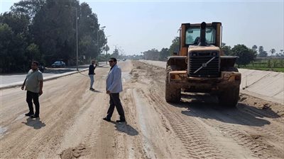 محافظ الجيزة يتابع تطوير طرق منشأة القناطر والعياط