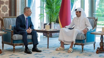 أمير قطر يبحث مع وزير الخارجية التركي تطورات المنطقة