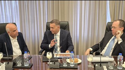 محافظ القليوبية يبحث مع الشركة القابضة للسياحة والفنادق وشركة إيجوث تطوير واستثمار أرض المحلج بمدينة القناطر الخيرية