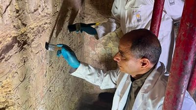 اكتشاف أثري جديد في سقارة.. البعثة المصرية تعثر على 3 مقابر صخرية تكشف أسرارًا من عصر الدولة الحديثة