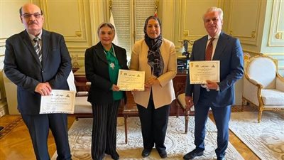 جامعة عين شمس تحتفي بعطاء وكلاء الكليات السابقين في قطاع خدمة المجتمع وتنمية البيئة