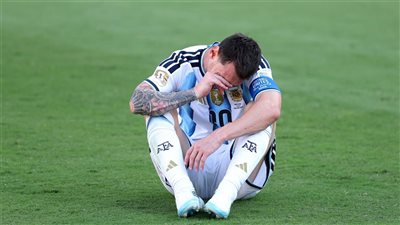 ميسي يودع حلم الاحتفاظ باللقب.. الحزن يسيطر على قائد الأرجنتين بعد خسارة نهائي كأس العالم