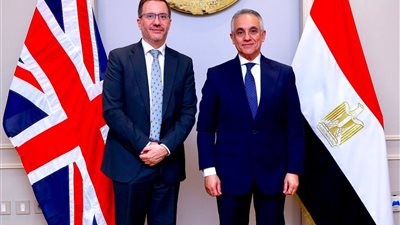 وزير العدل يبحث مع سفير بريطانيا بالقاهرة تعزيز التعاون القضائي وتطوير الشراكة القانونية