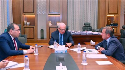 الحكومة تتابع تطوير صناعة الغزل والنسيج واستكمال غزل المحلة