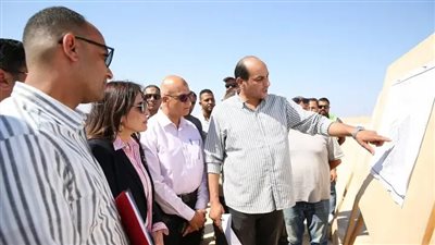 وزيرة الإسكان تتفقد سير العمل بالأراضي البديلة لمشروع تطوير منطقة علم الروم بمطروح