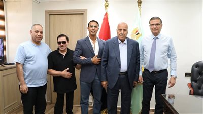 وزير الزراعة يبحث تطوير صناعة الدواجن ودعم المربين