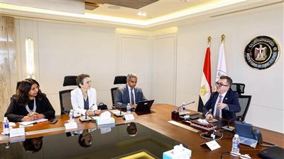 وزير التخطيط يبحث تمويل مشروعات البنية التحتية مع البنك الدولي