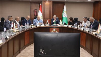 محافظ الجيزة يناقش احتياجات المواطنين مع نواب المحافظة