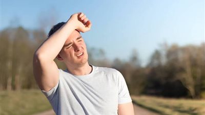كيف تحمي نفسك من الإجهاد الحراري؟.. الصحة تجيب