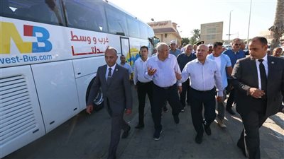 وزير النقل يتابع تطوير محطات القطارات والأتوبيسات بمطروح