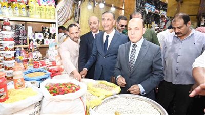 محافظ الغربية: سوق اليوم الواحد بالمحلة يخفف الأعباء ويوفر السلع المخفضة
