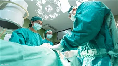 حوافز وبدلات جديدة للأطباء والفرق الطبية.. وزارة الصحة تكشف تفاصيل إعادة هيكلة الأجور