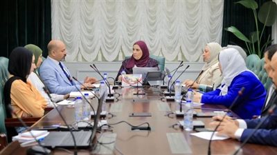 وزيرة التضامن تجتمع مع فريق تنمية الأصول بالوزارة لمراجعة موقف التسجيل والإشهار 