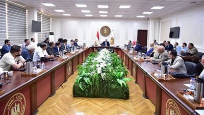وزير العمل يلتقى مُمثلي شركات إلحاق عِمالة موسم حج 2024 