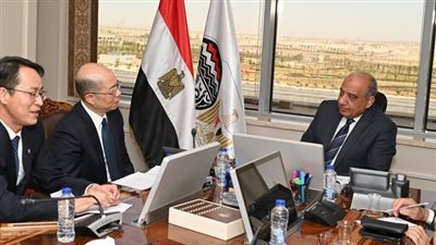 وزير قطاع الأعمال: ندعو الشركات الصينية للتعاون لتعظيم عوائد الفرص الاستثمارية 