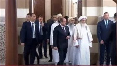 الرئيس عبد الفتاح السيسي يتفقد مسجد السيدة زينب مع سلطان البهرة