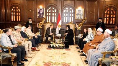 محافظ الشرقية يُهنئ أسقف الزقازيق وراعي الكنيسة الكاثوليكية بعيد القيامة المجيد