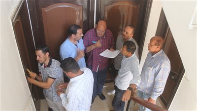 تنفيذ  31  قرار غلق وتشميع لمحال وحضانات ومراكز دروس خصوصية مخالفة بالشيخ زايد والسادات