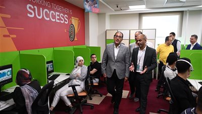 رئيس الوزراء يختتم جولته بمحافظة بني سويف بتفقد القرية التكنولوجية