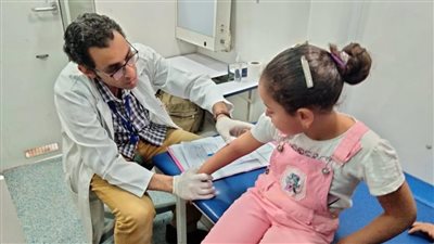 محافظ كفرالشيخ: تقديم خدمات طبية لـ 1528 مواطنًا بالقافلة الطبية المجانية بقلين