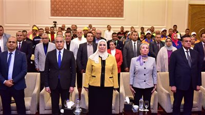 وزير العمل: الدولة حريصة على تقديم الدعم والحياة الكريمة لعمالها 