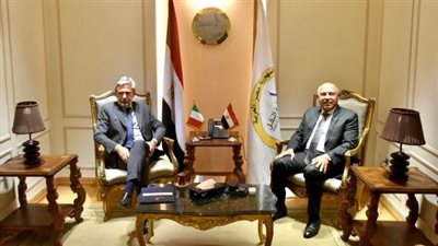 وزير النقل يبحث مع السفير الإيطالي مستجدات الخط السريع للحاصلات الزراعية بين البلدين