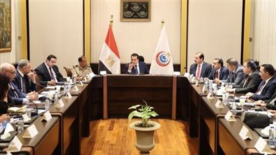 وزير الصحة يترأس اجتماع الأمانة الفنية للجنة العليا لإدارة أزمة الأوبئة والجوائح الصحية