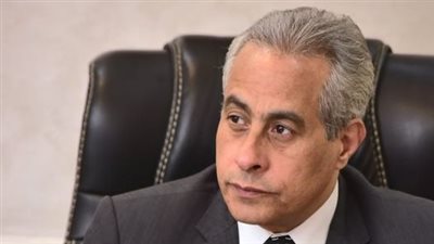 وزير العمل يوجه 