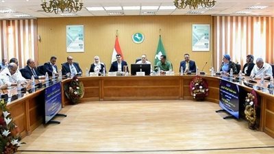 محافظ الشرقية يُسلم صكوك حوالات بريدية لـ 4 آلاف أسرة من الأسر الأكثر إحتياجاً 