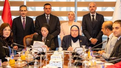 وزيرا التنمية المحلية والبيئة ومحافظ الغربية يشهدون توقيع عقد إدارة مصنع تدوير المخلفات