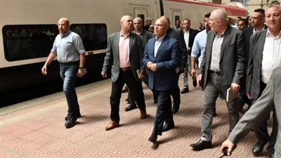 وزير النقل يتفقد محطة مصر بالإسكندرية للاطمئنان على الاستعدادات لعيد الأضحى